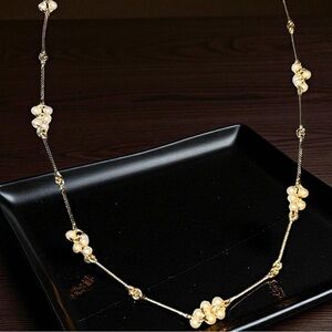 Vintage Avon Gold Tone Necklace with Faux Pearl Clusters